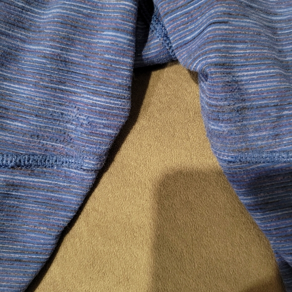 Lululemon Blue Striped Cropped Capri Leggings SZ 10 - Picture 3 of 4